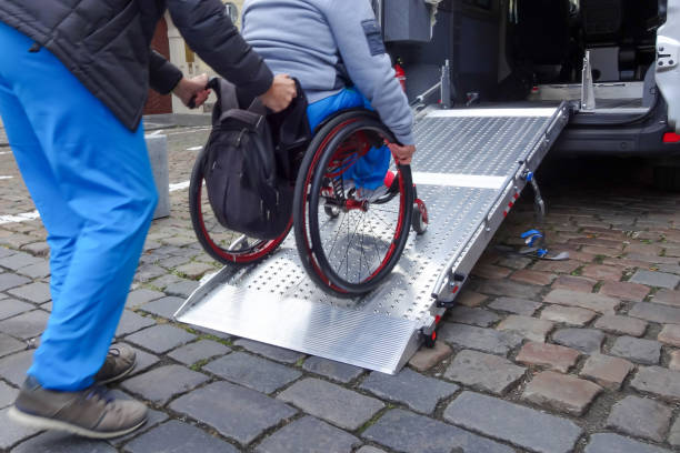 When Is It Unsafe for a Family Caregiver to Help With Transfers Alone?