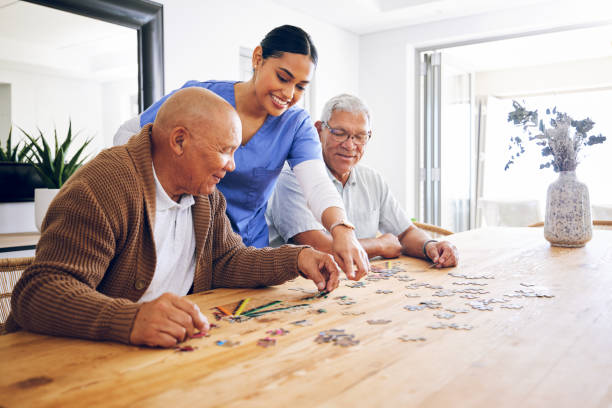 What Does a Private Duty Caregiver Do in an Assisted Living Facility?